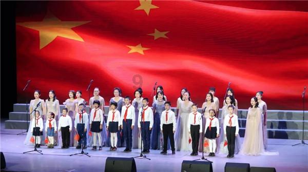 老年人笑了!满足2个条件,驾驶证就能“终身免检”,可享2个好处
